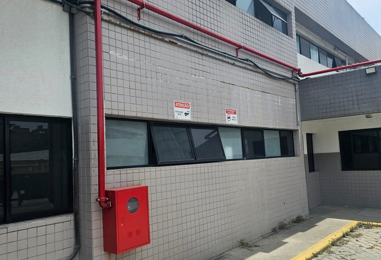 Rede externa de hidrantes em área industrial